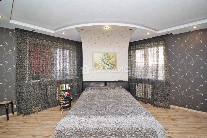 3-комн квартира улица Пугачёва