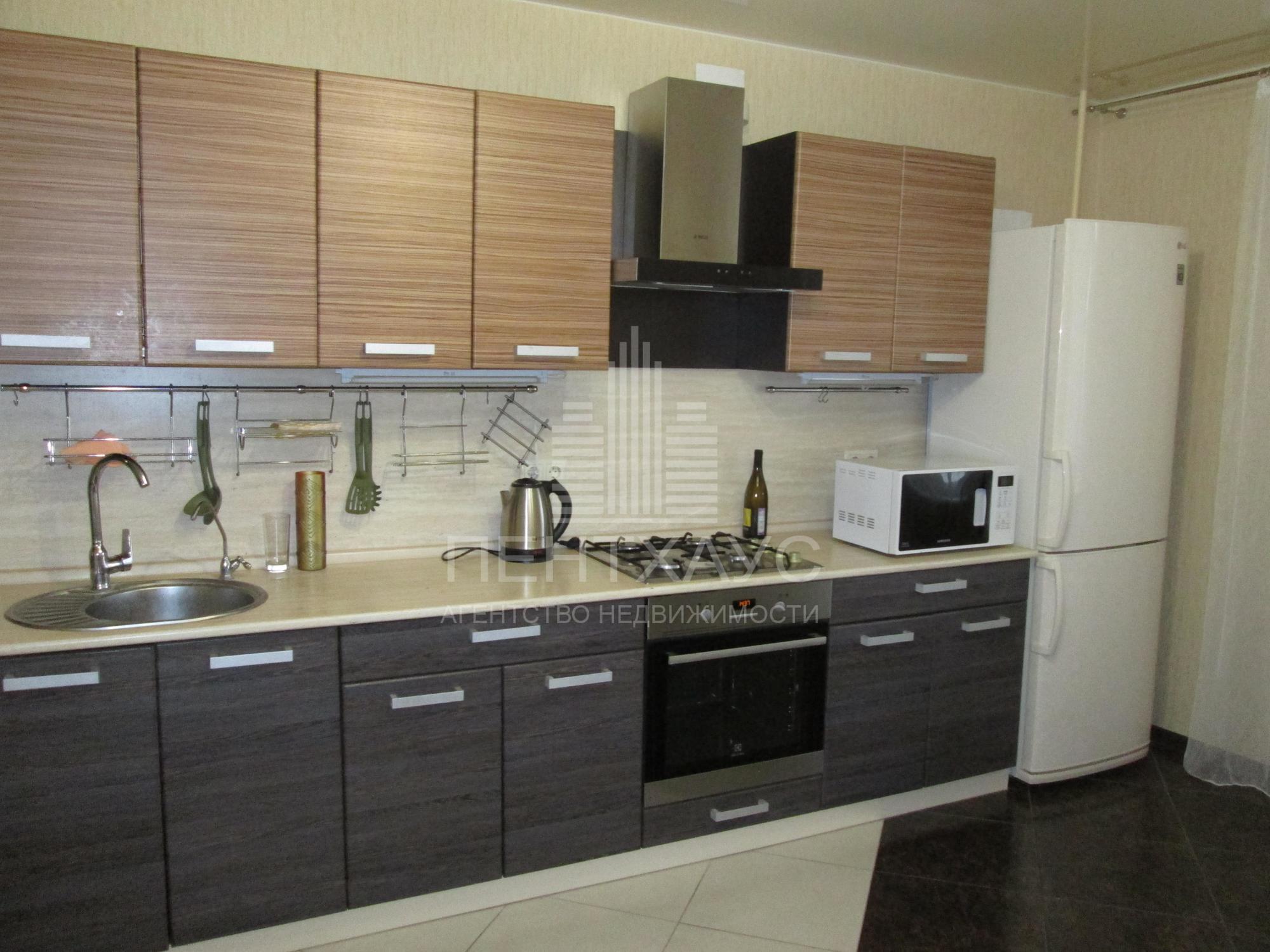 Сдать квартиру за 40 000 рублей на Перекопский военный г-к, 33