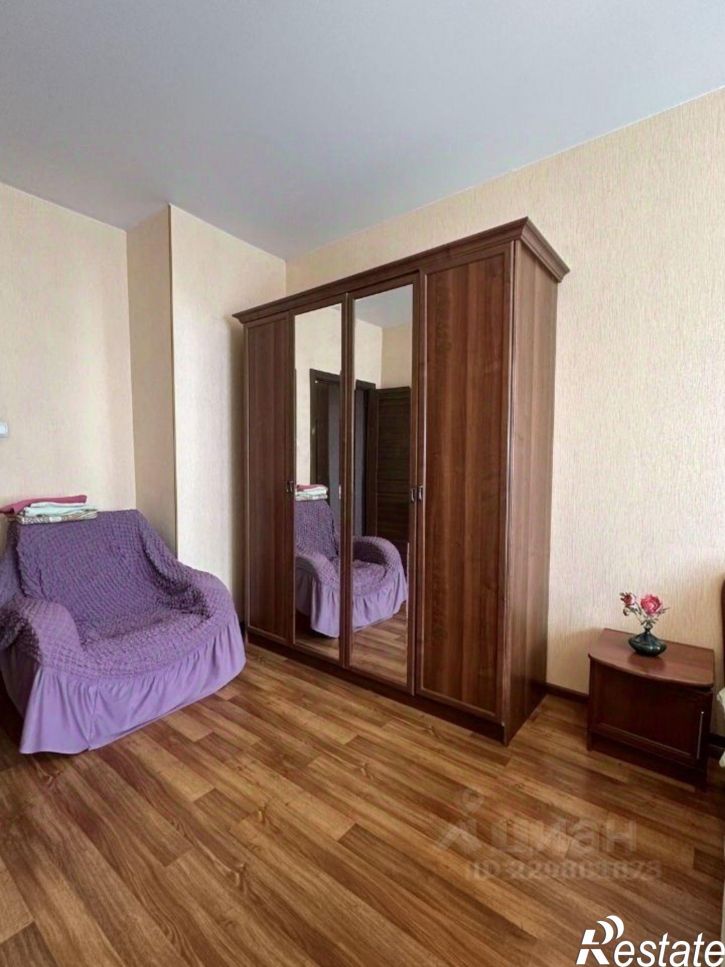 2-комн квартира улица Крайнова, 4,  д. 4