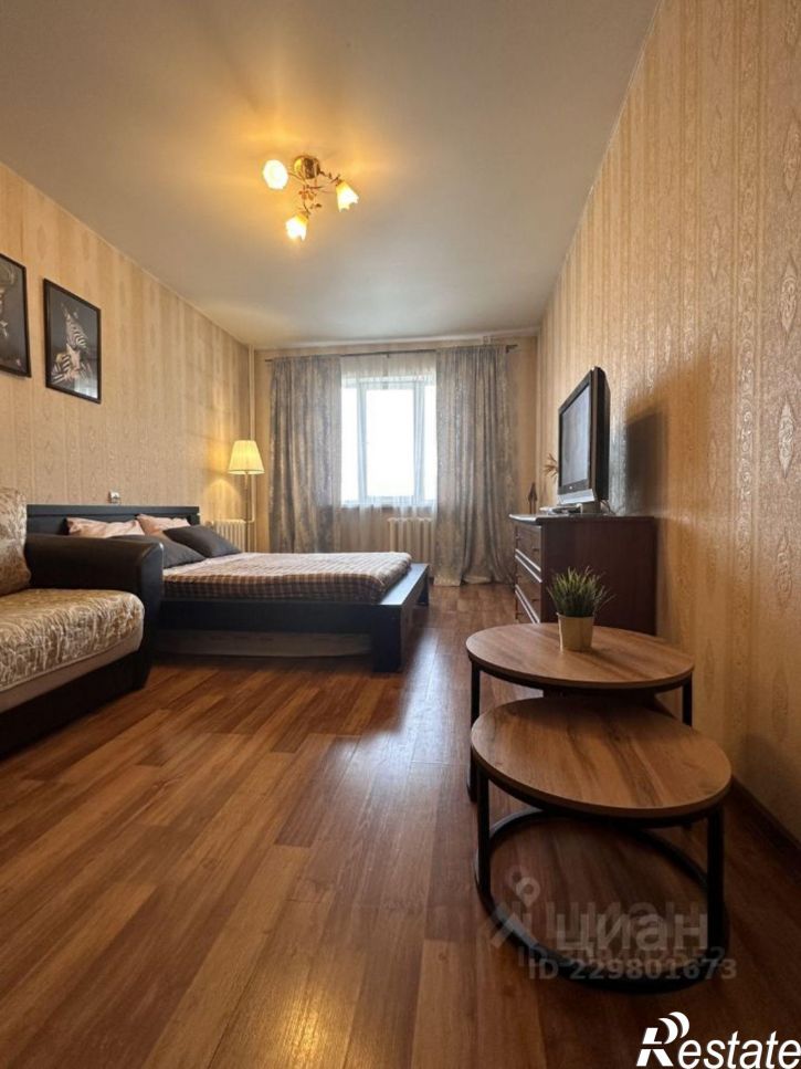 2-комн квартира улица Крайнова, 4,  д. 4