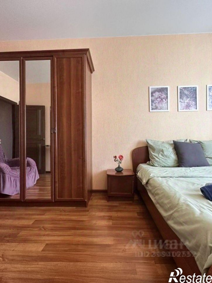 2-комн квартира улица Крайнова, 4,  д. 4