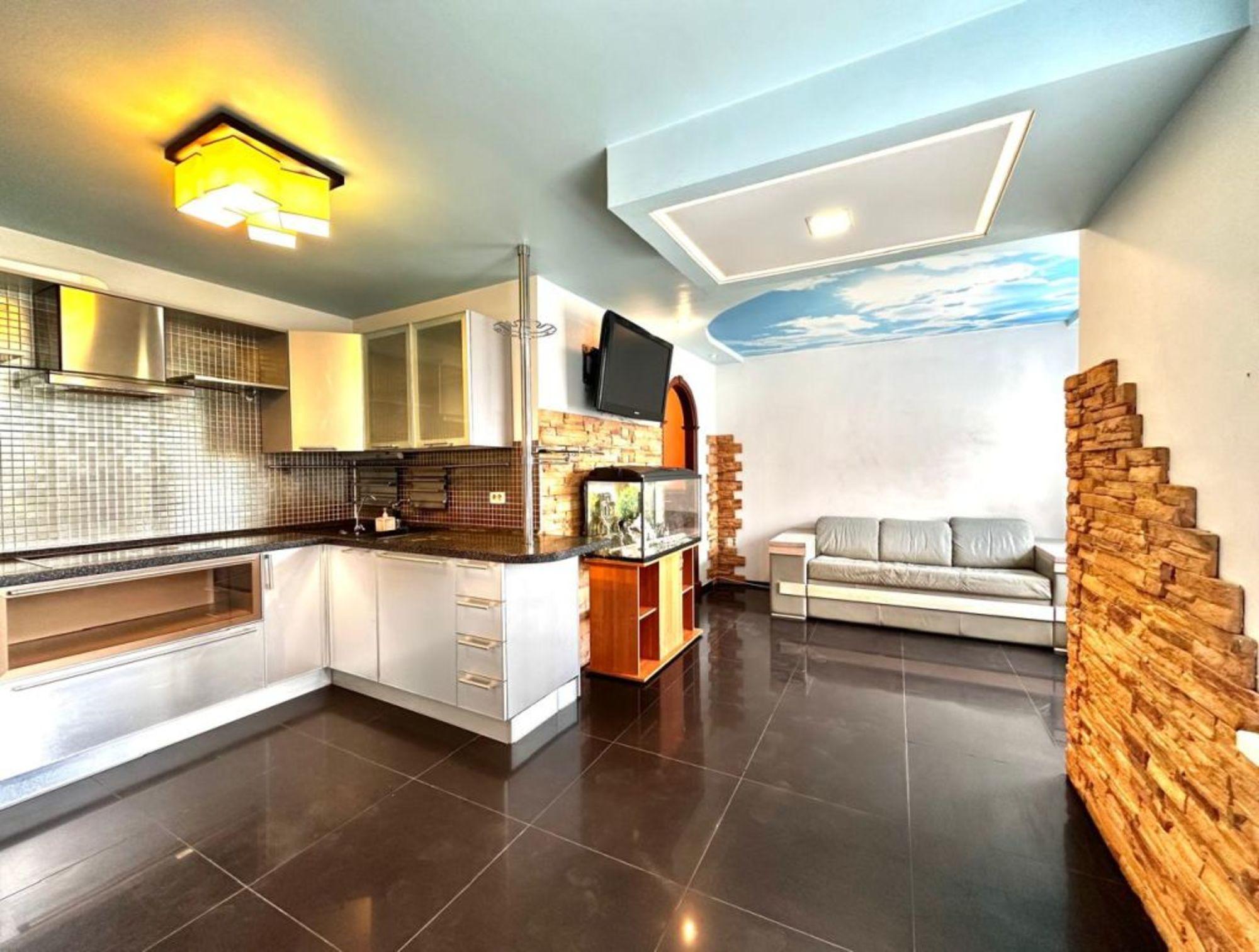 Купить квартиру за 10 000 000 рублей на Василисина ул, 8б