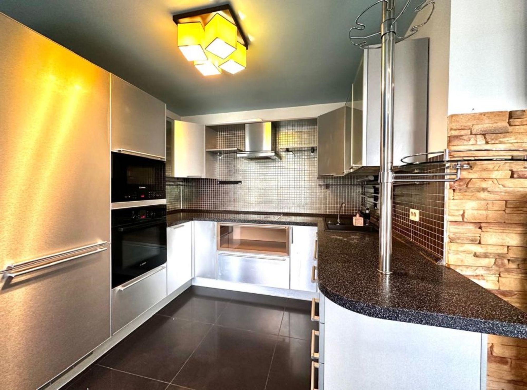 Купить квартиру за 10 000 000 рублей на Василисина ул, 8б