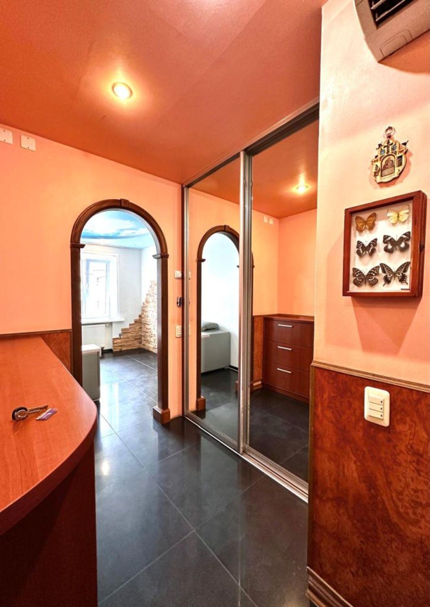 Купить квартиру за 10 000 000 рублей на Василисина ул, 8б