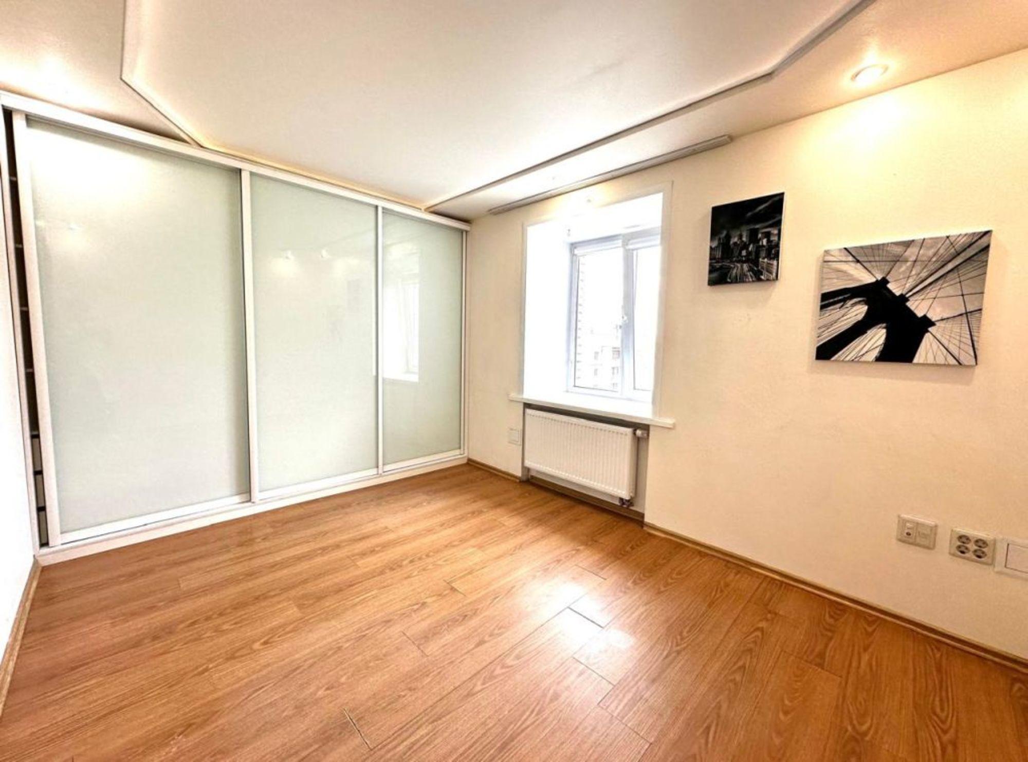 Купить квартиру за 10 000 000 рублей на Василисина ул, 8б