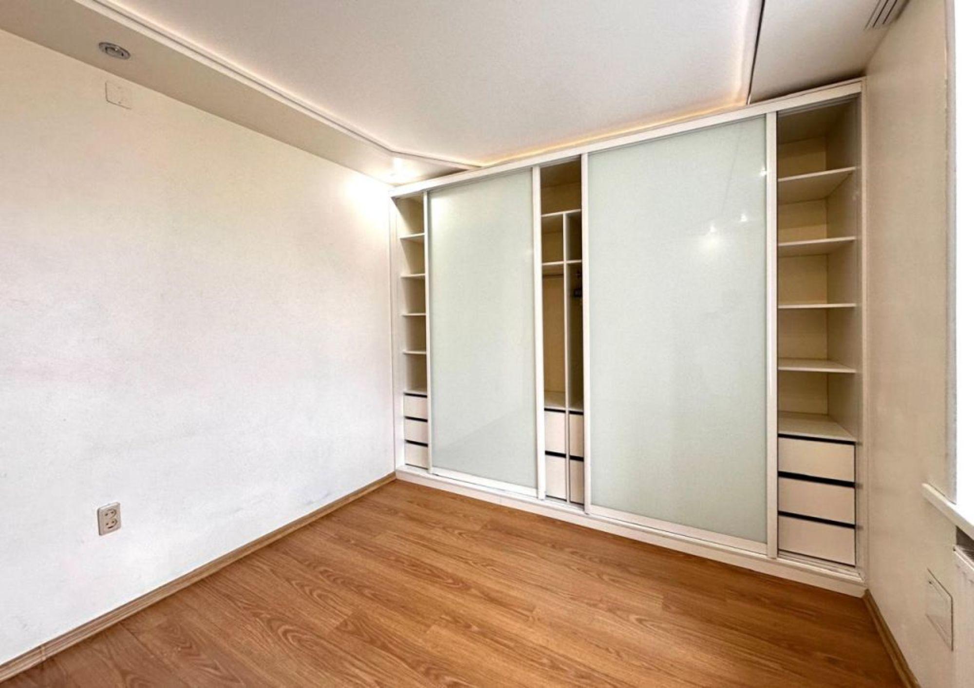 Купить квартиру за 10 000 000 рублей на Василисина ул, 8б