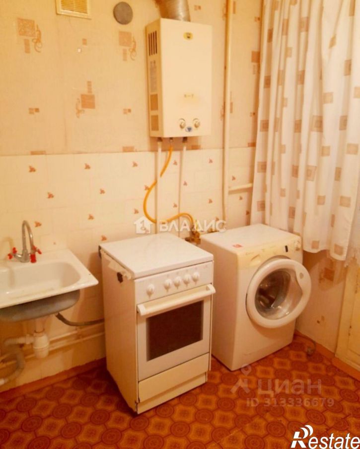 2-комн квартира Школьный проезд, 4,  д. 4