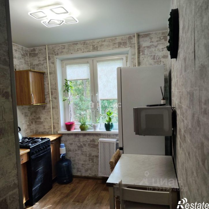 3-комн квартира пр-кт Строителей, 6А,  д. 6А