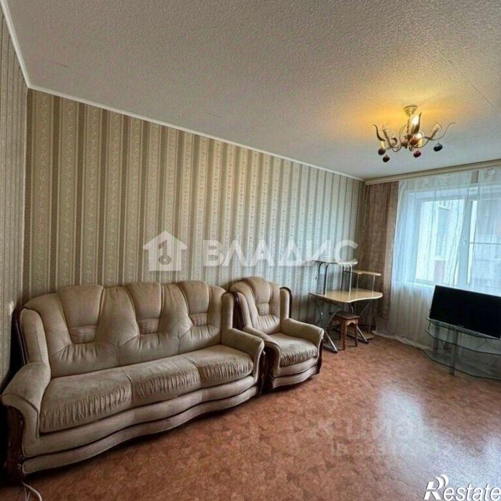 3-комн квартира Владимир, улица Соколова-Соколёнка, 27