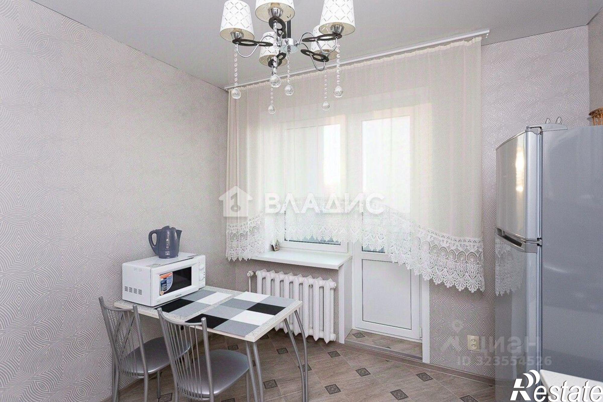 Сдать квартиру за 32 000 рублей на улица Крайнова, 3А