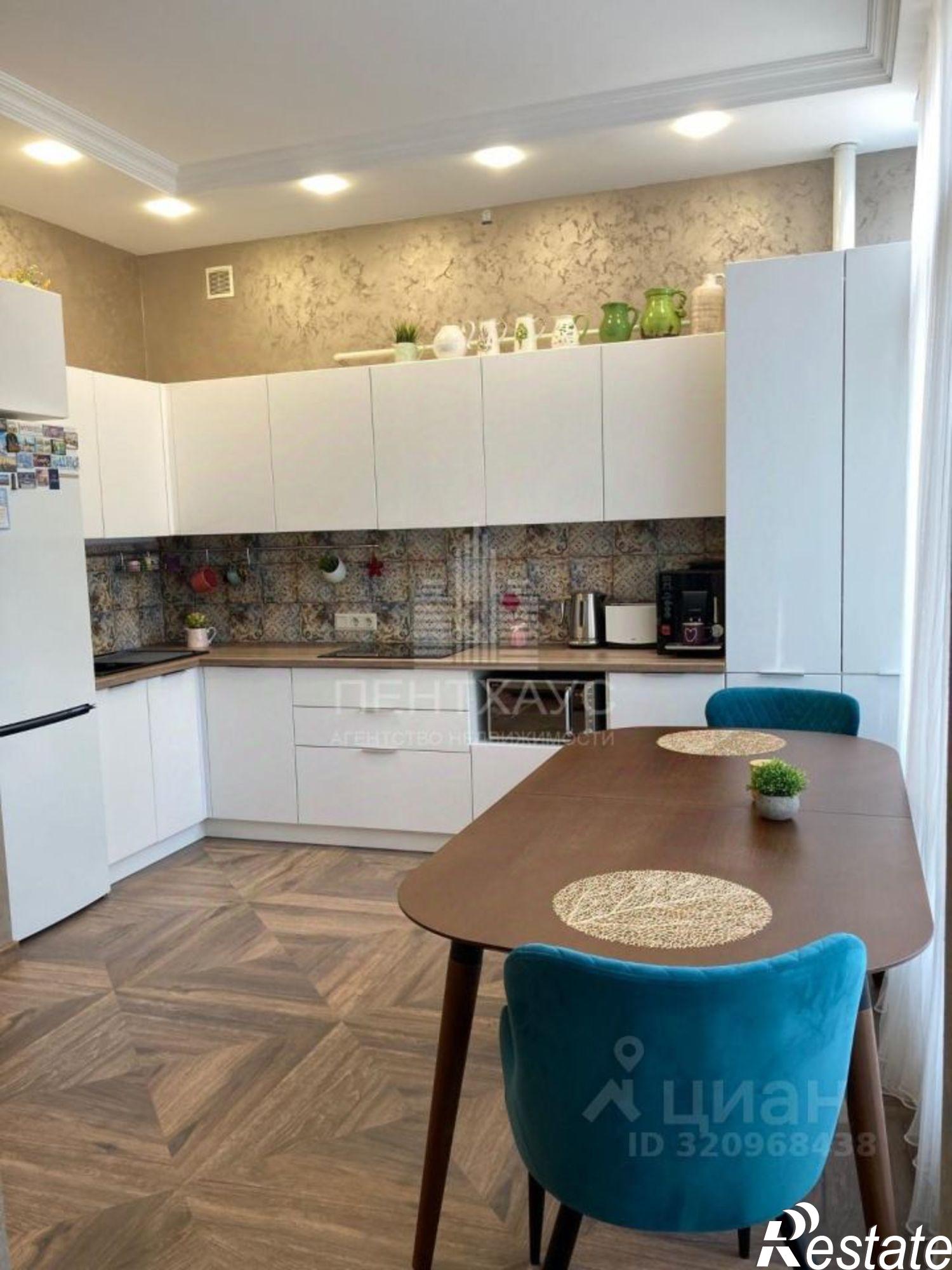 Купить квартиру за 10 000 000 рублей на Учительская улица, 6