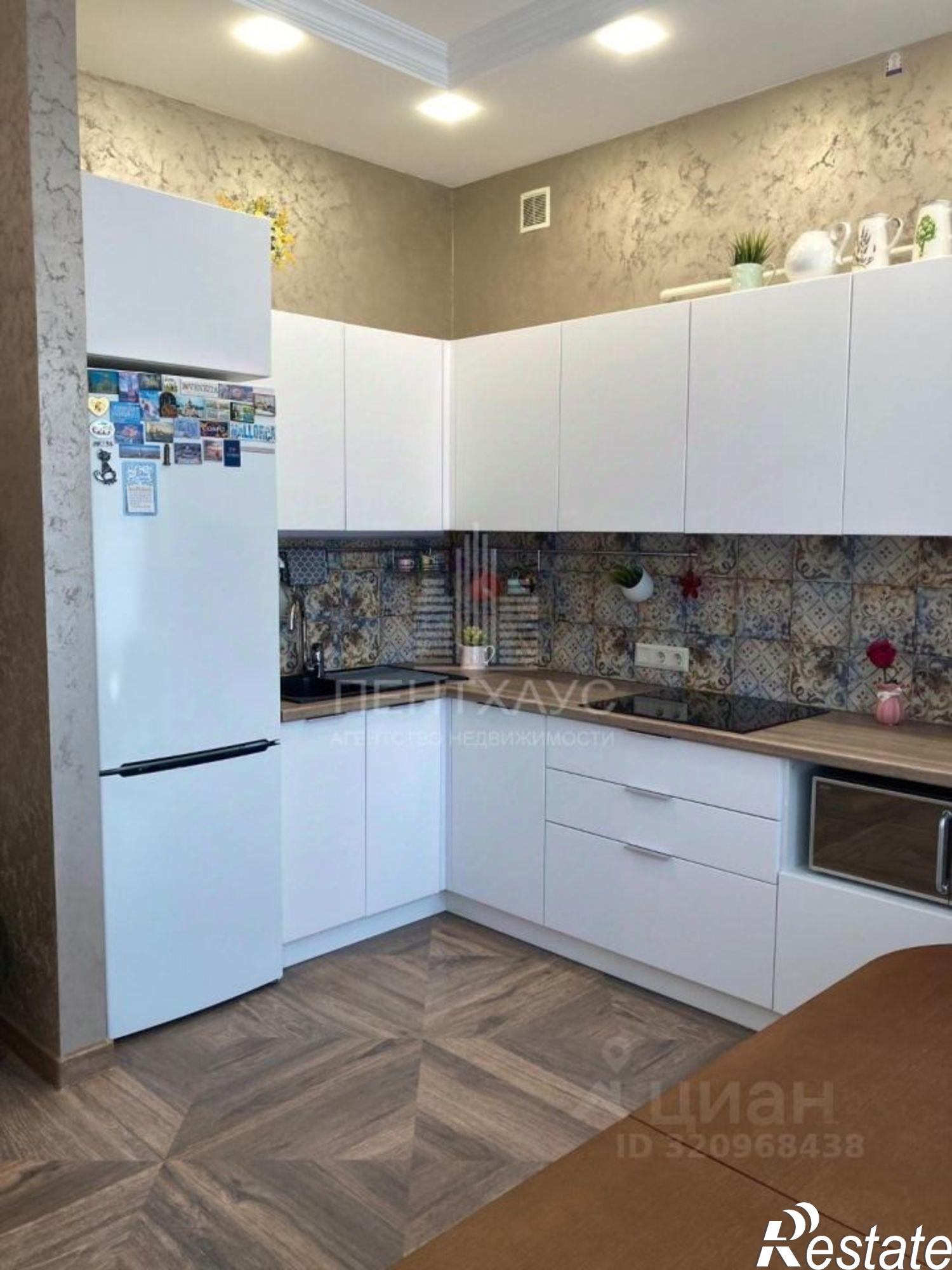 Купить квартиру за 10 000 000 рублей на Учительская улица, 6