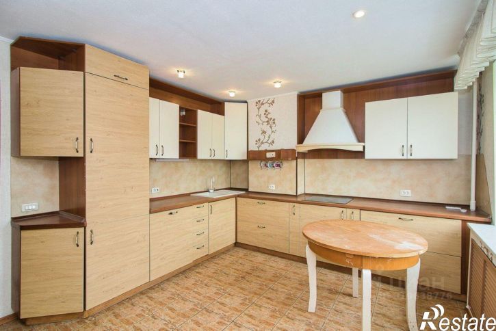 3-комн квартира улица Белоконской, 6,  д. 6