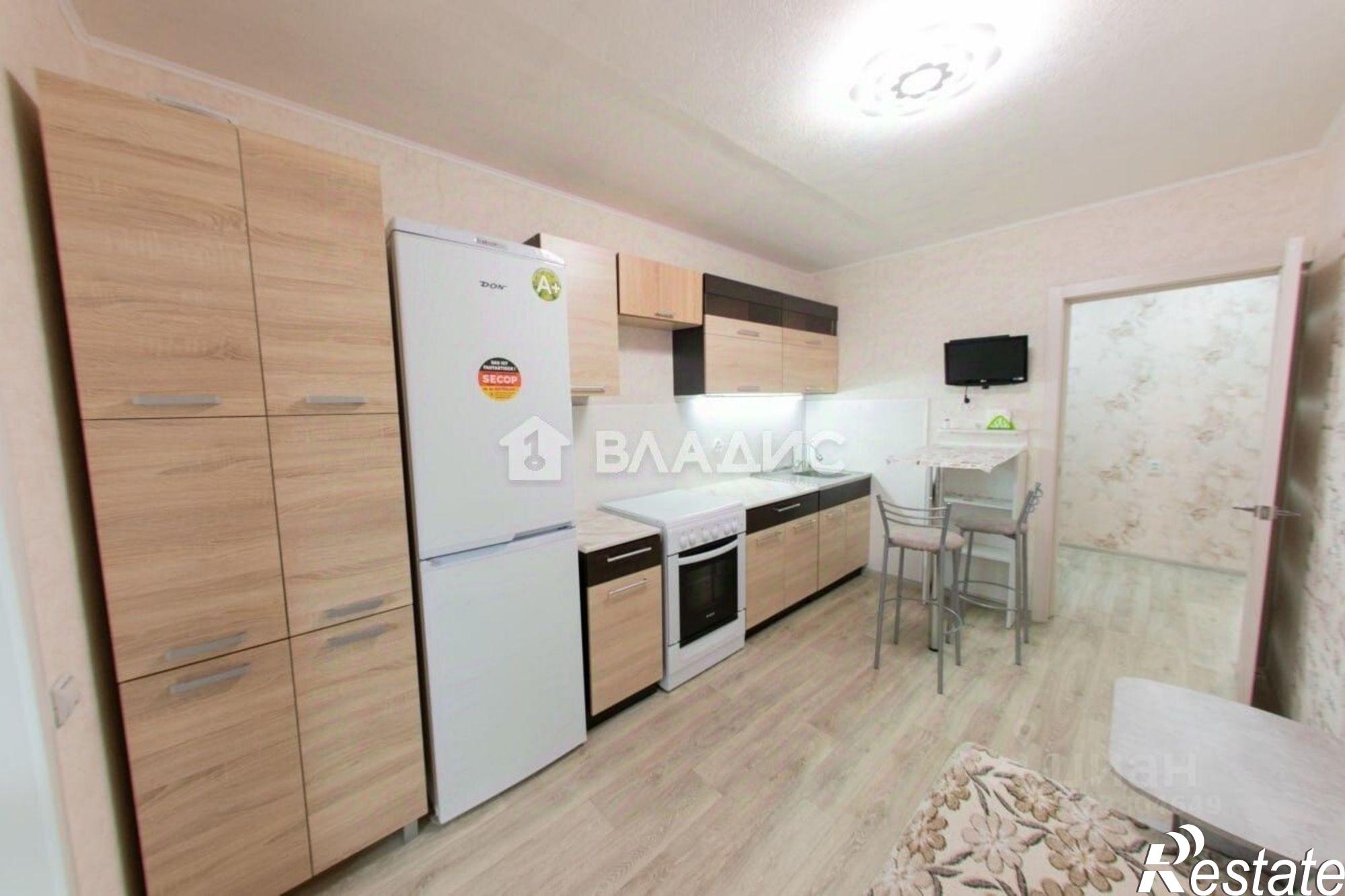 Сдать квартиру за 33 000 рублей на Новгородская улица, 3