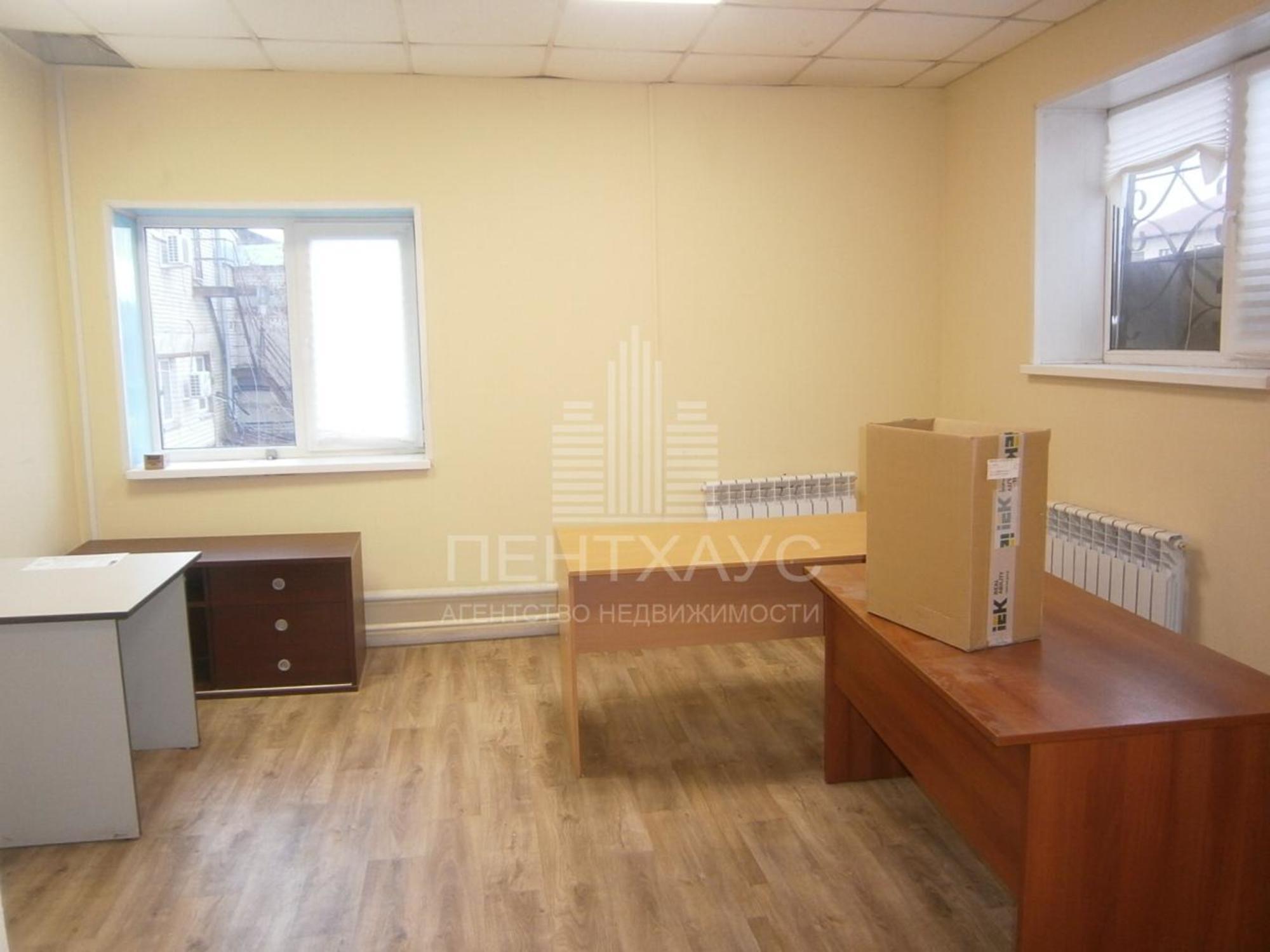 Сдать офис, помещение под офис за 300 рублей на улица 16 лет Октября, 36А