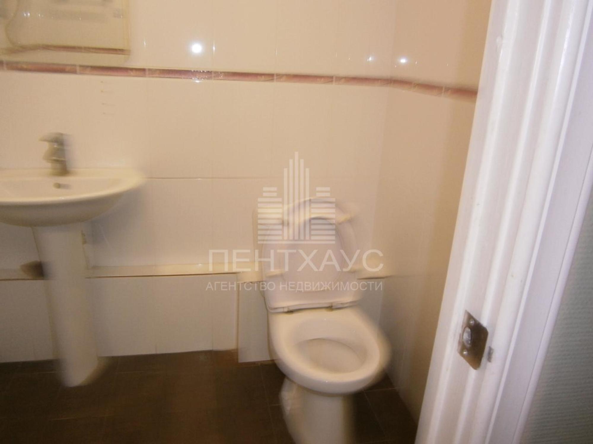 Сдать офис, помещение под офис за 300 рублей на улица 16 лет Октября, 36А