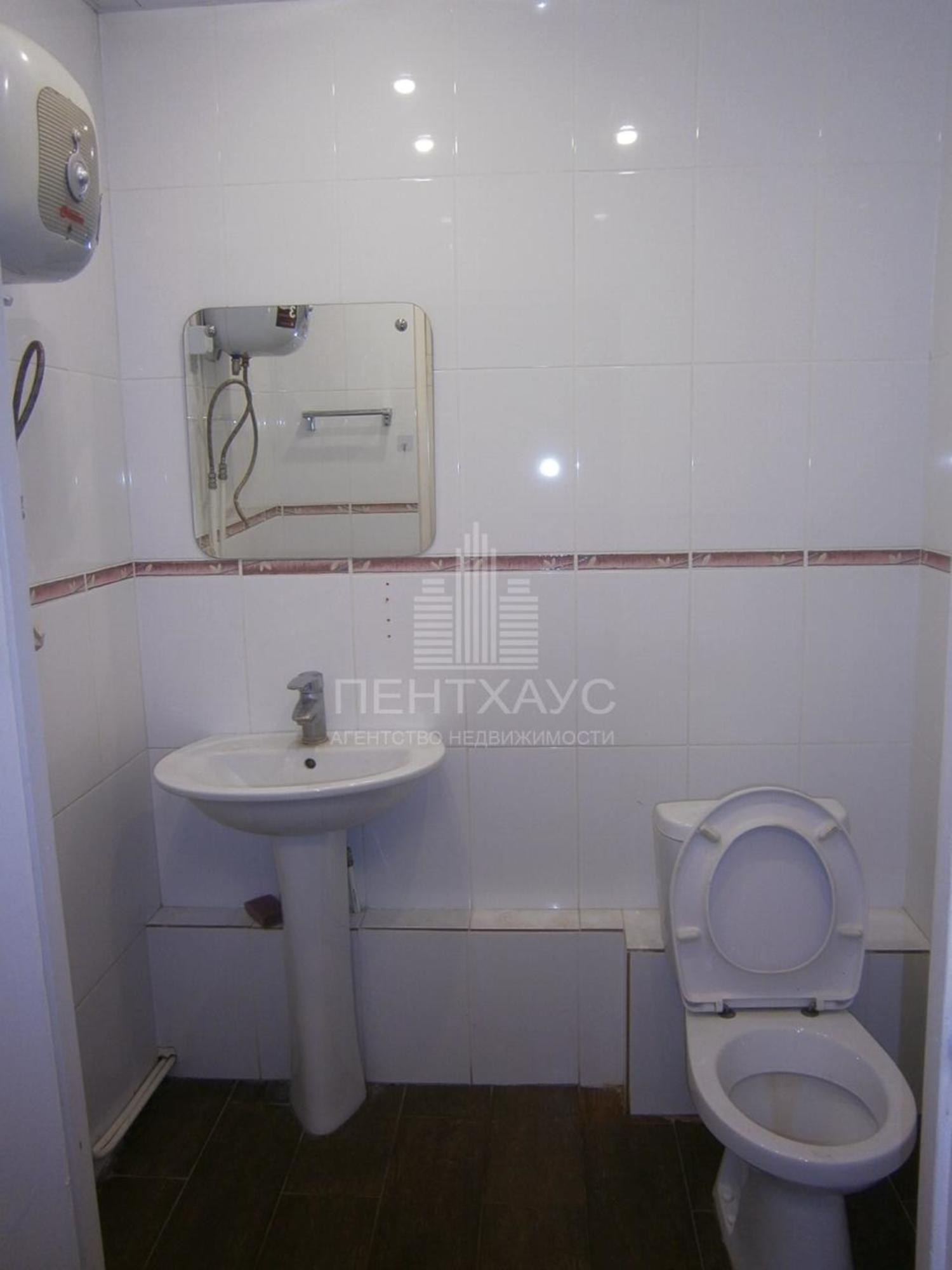 Сдать офис, помещение под офис за 300 рублей на улица 16 лет Октября, 36А