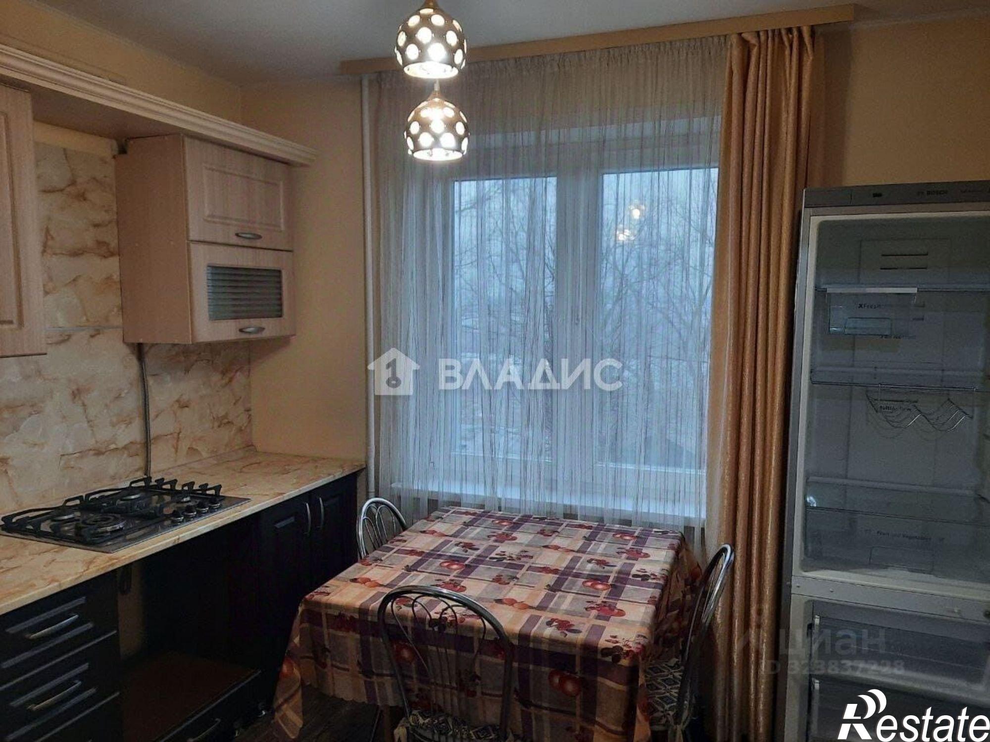 Сдать квартиру за 25 000 рублей на ул Безыменского, 1