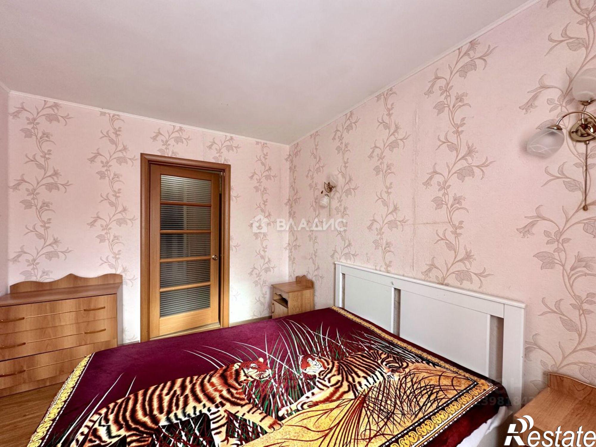 Сдать квартиру за 27 000 рублей на проспект Строителей, 15Ж