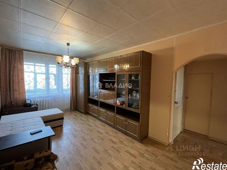 3-комн квартира улица Комиссарова, 63,  д. 63