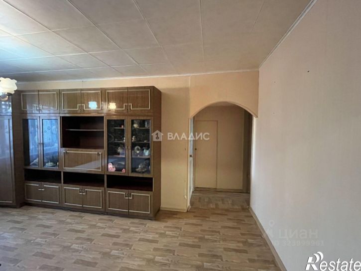 3-комн квартира улица Комиссарова, 63,  д. 63