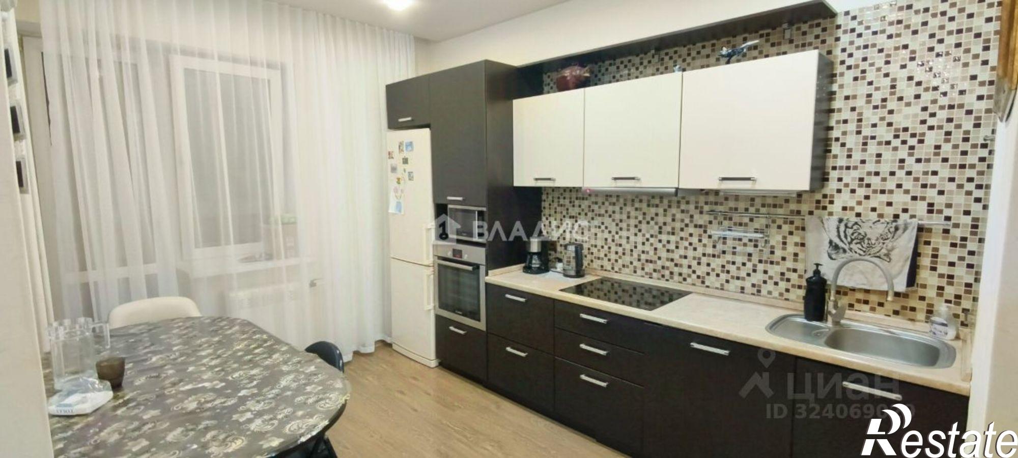 Сдать квартиру за 40 000 рублей на ул Крайнова, 4