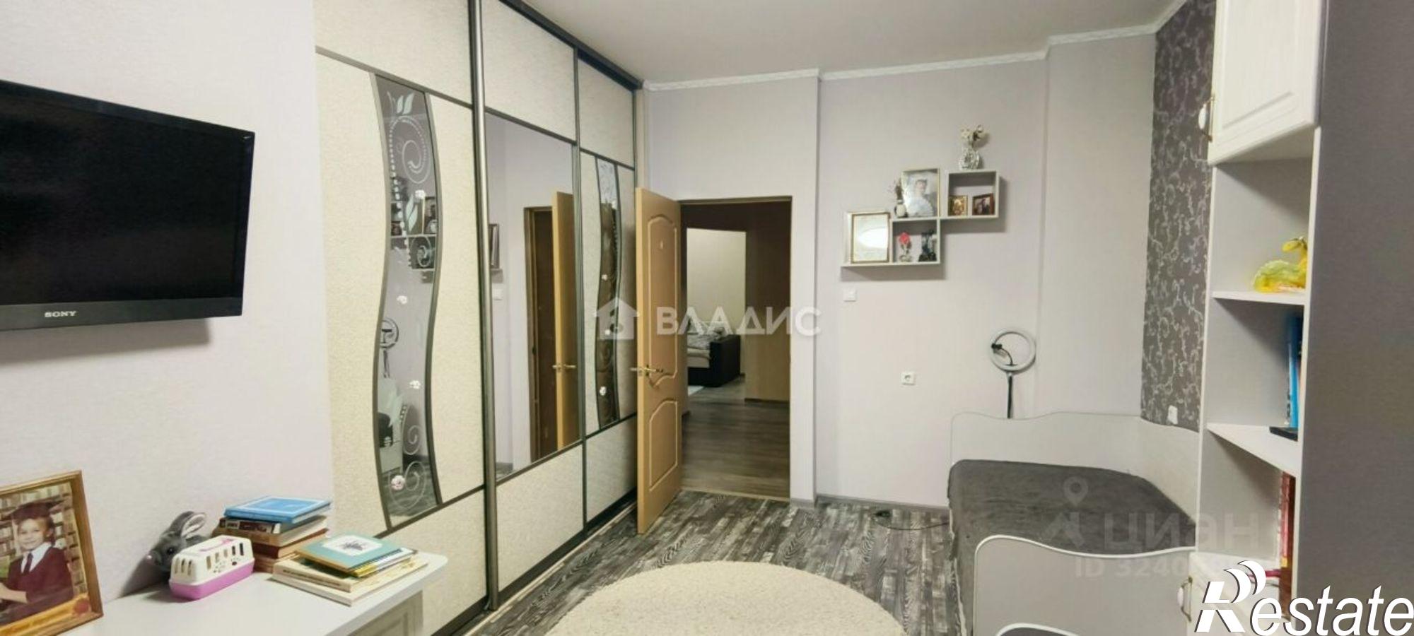 Сдать квартиру за 40 000 рублей на ул Крайнова, 4