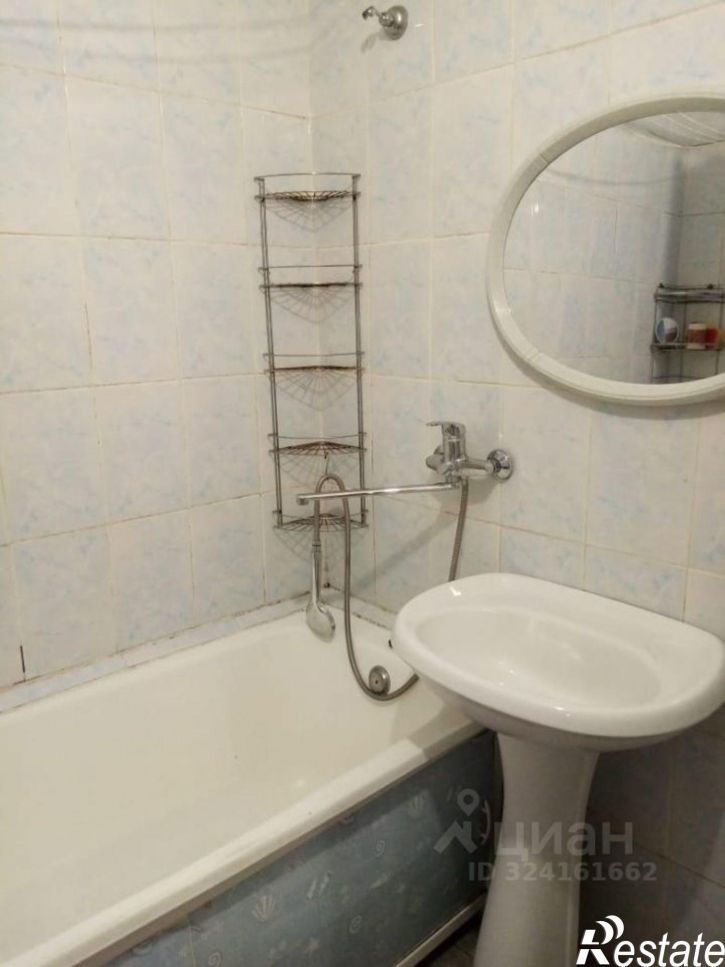 3-комн квартира Институтский г-к, 14,  д. 14