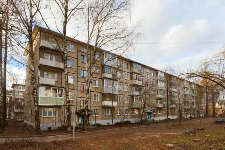 3-комн квартира Строителей пр-кт, 46а