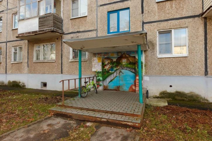 3-комн квартира Строителей пр-кт, 46а