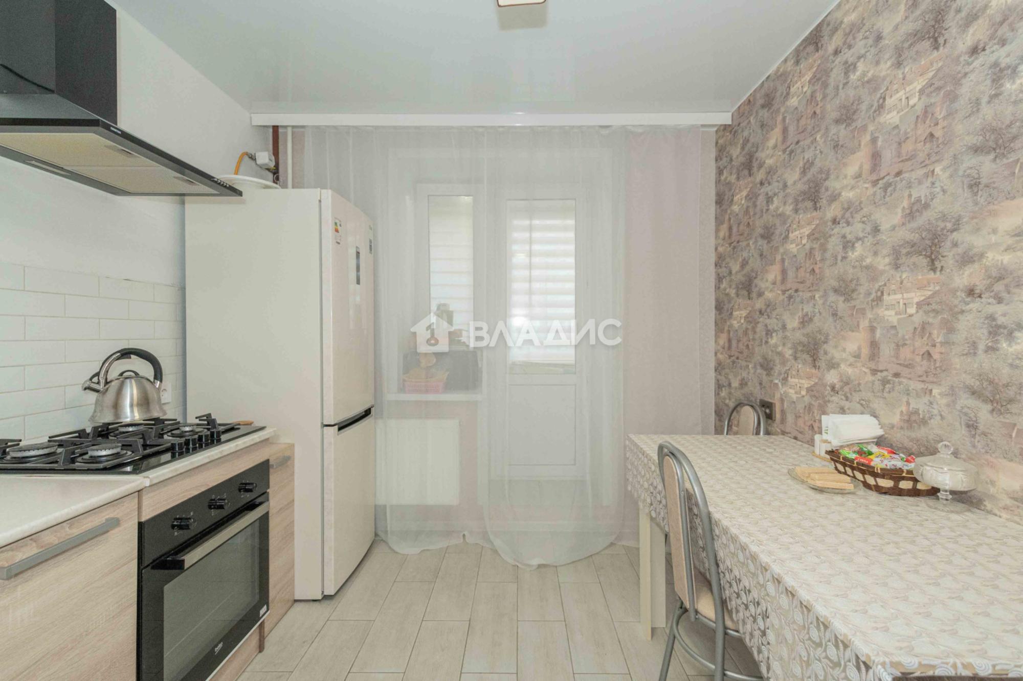 Купить квартиру за 4 570 000 рублей на Новгородская улица