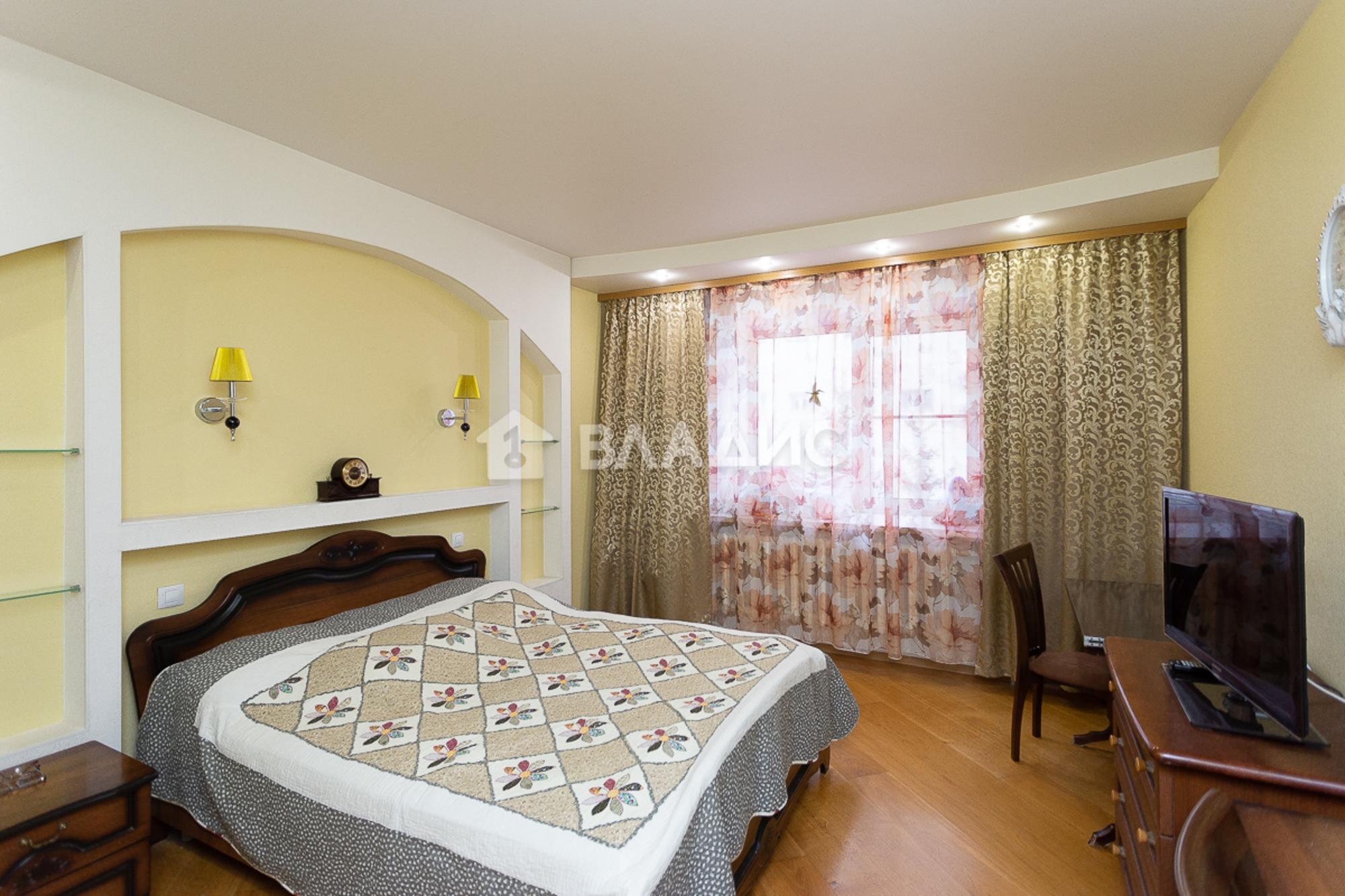 Купить квартиру за 11 250 000 рублей на улица Крайнова