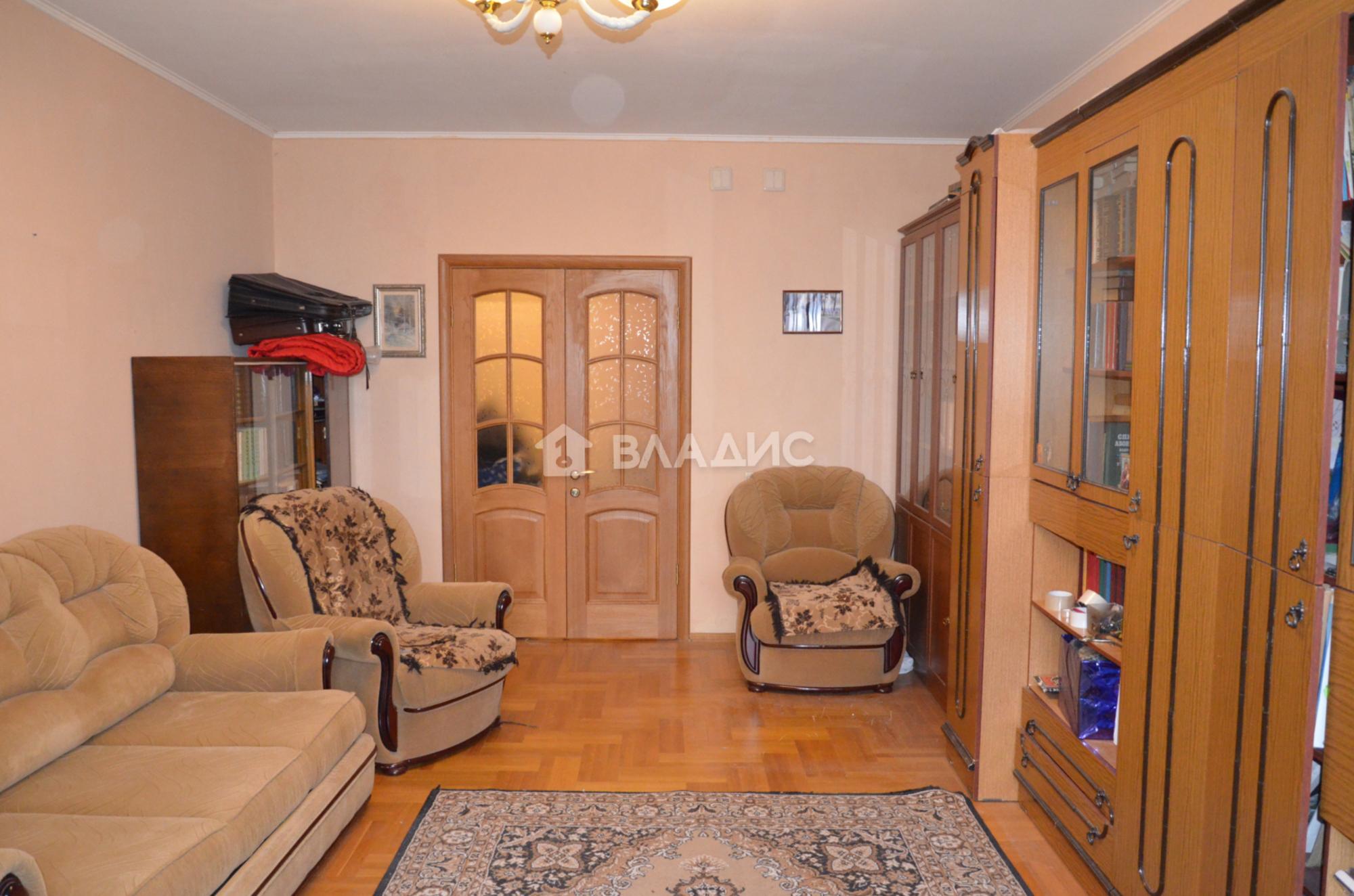 Купить квартиру за 13 690 000 рублей на Октябрьский проспект