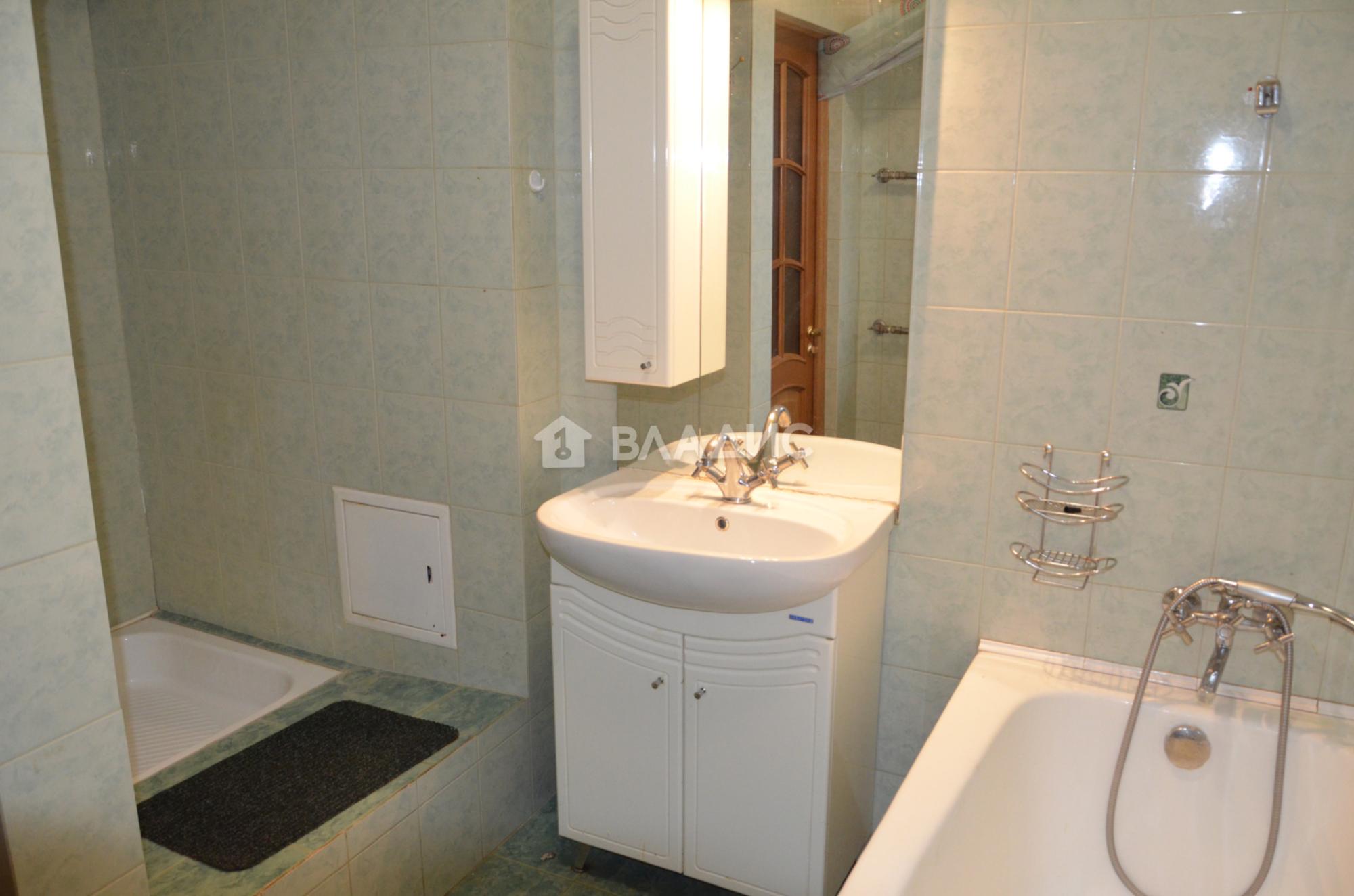 Купить квартиру за 13 690 000 рублей на Октябрьский проспект