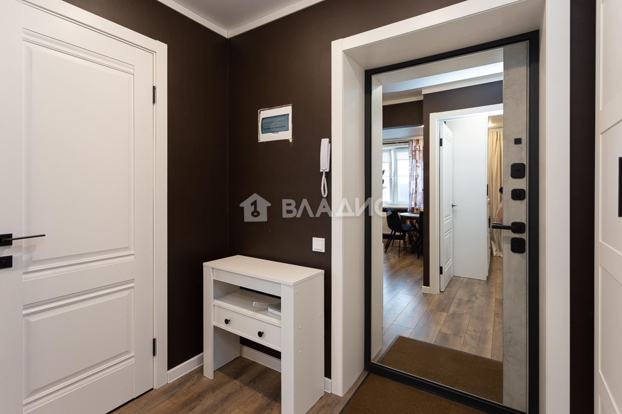 Купить квартиру за 5 450 000 рублей на Новгородская улица