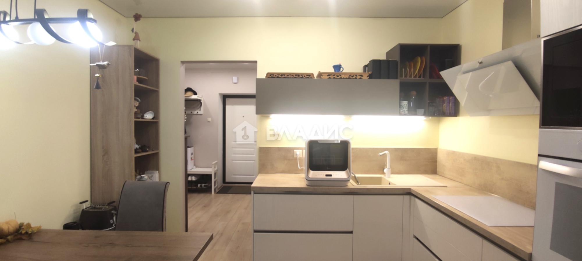 Купить квартиру за 8 800 000 рублей на Офицерская улица