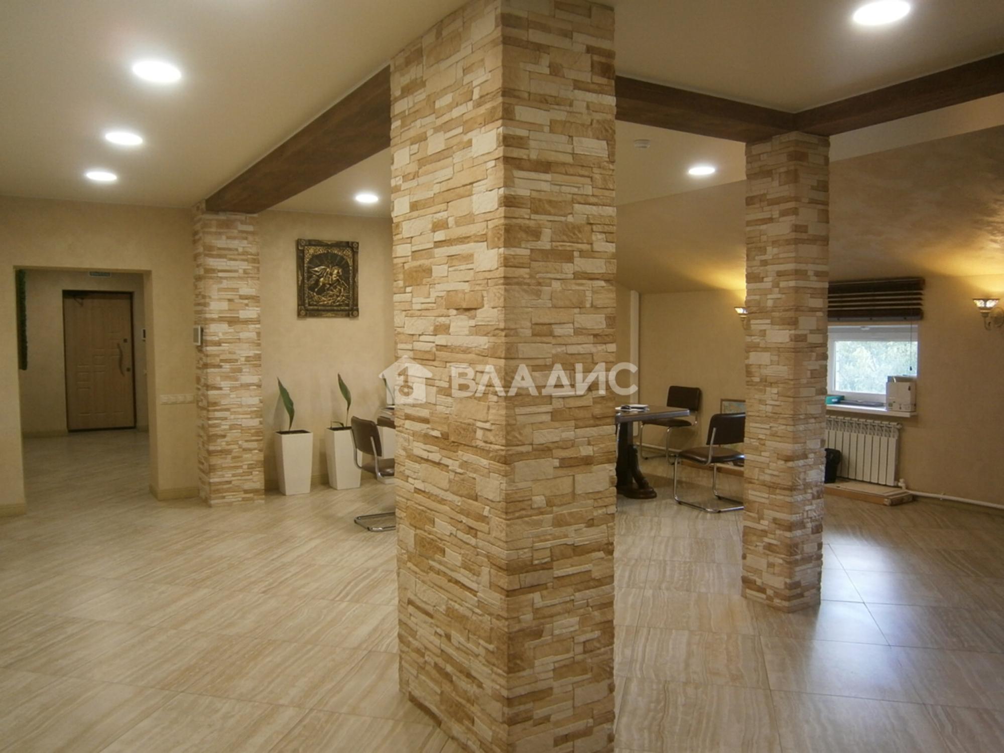 Купить торговое помещение за 21 000 000 рублей на Рябиновая улица