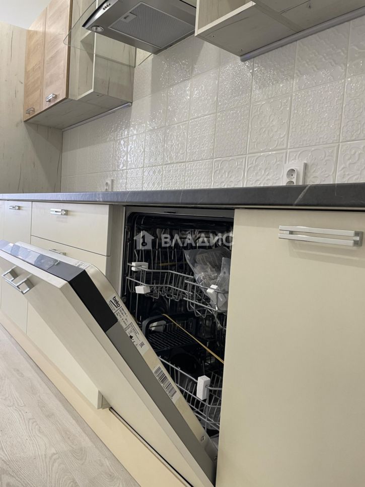 3-комн квартира улица Лакина