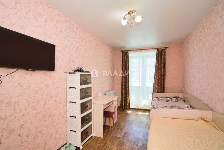 2-комн квартира улица Крайнова