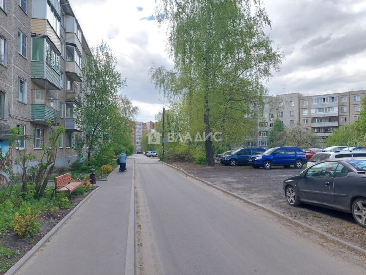 2-комн квартира улица Сурикова