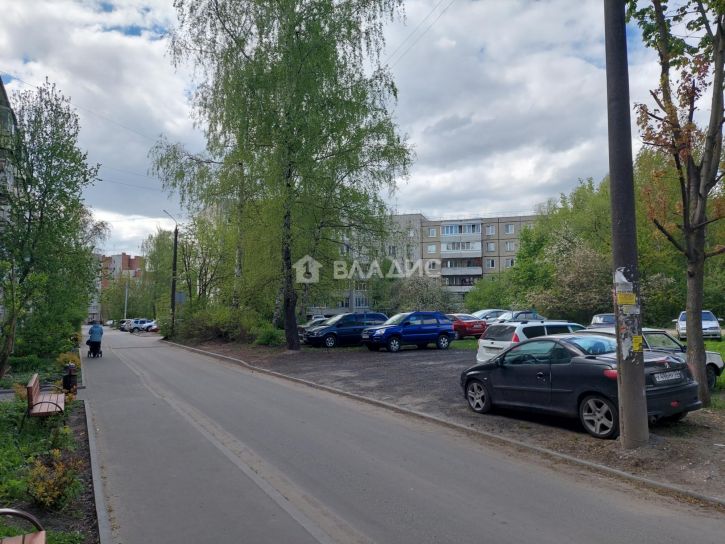 2-комн квартира улица Сурикова