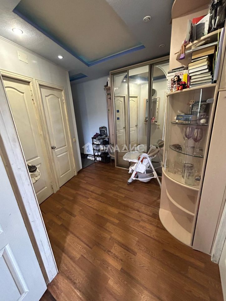 2-комн квартира улица Модорова