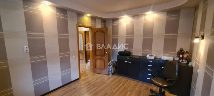 4-комн квартира улица Мира