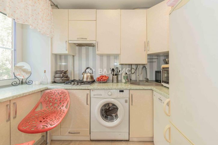 3-комн квартира проезд Лакина