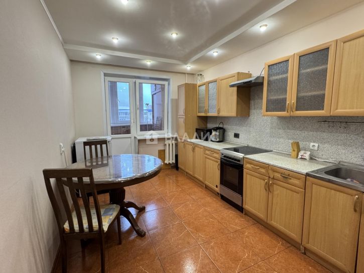 2-комн квартира улица Комиссарова