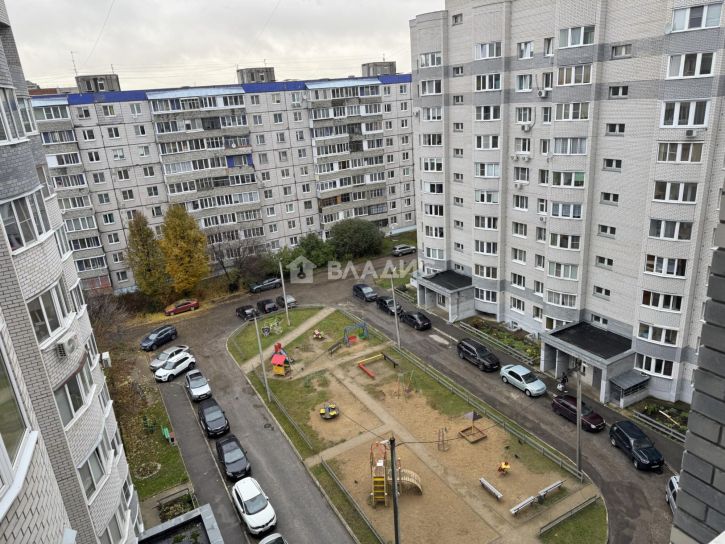 2-комн квартира улица Комиссарова