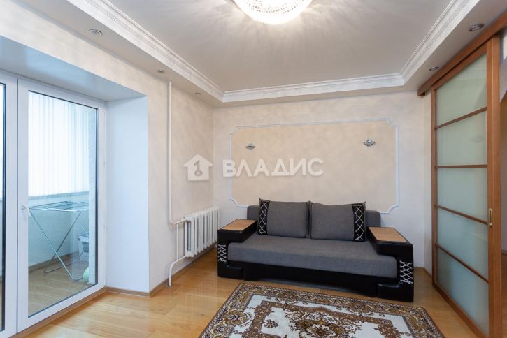 2-комн квартира улица Крайнова