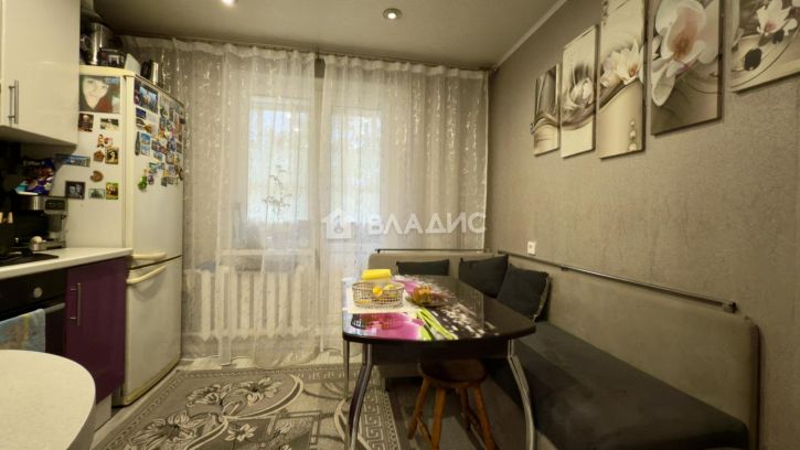 3-комн квартира улица Лакина