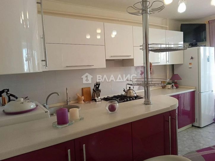 4-комн квартира улица Мира