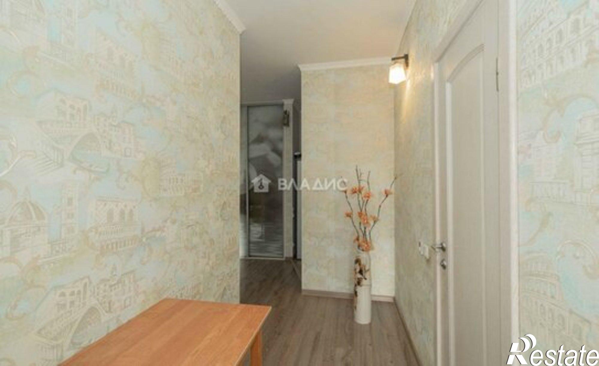 Купить квартиру за 9 790 000 рублей на улица Крайнова, 4